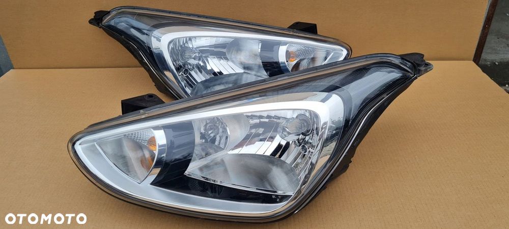 LAMPA HYUNDAI I10 II LIFT PRAWA 7 PIN PRZÓD PRZEDNIA - 1