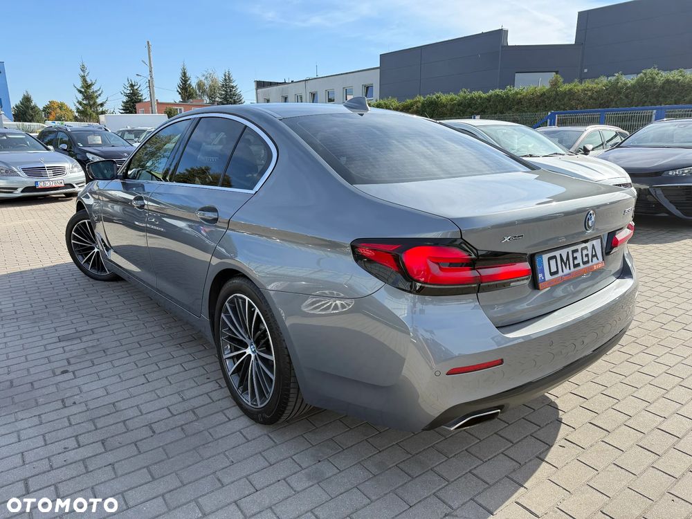 BMW Seria 5 530e xDrive M Sport Edition - 4