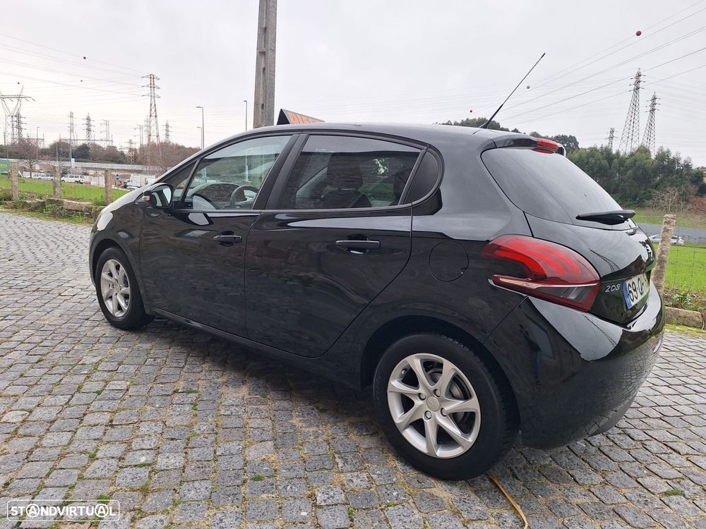 Peugeot 208 1.4 HDi Active - 9