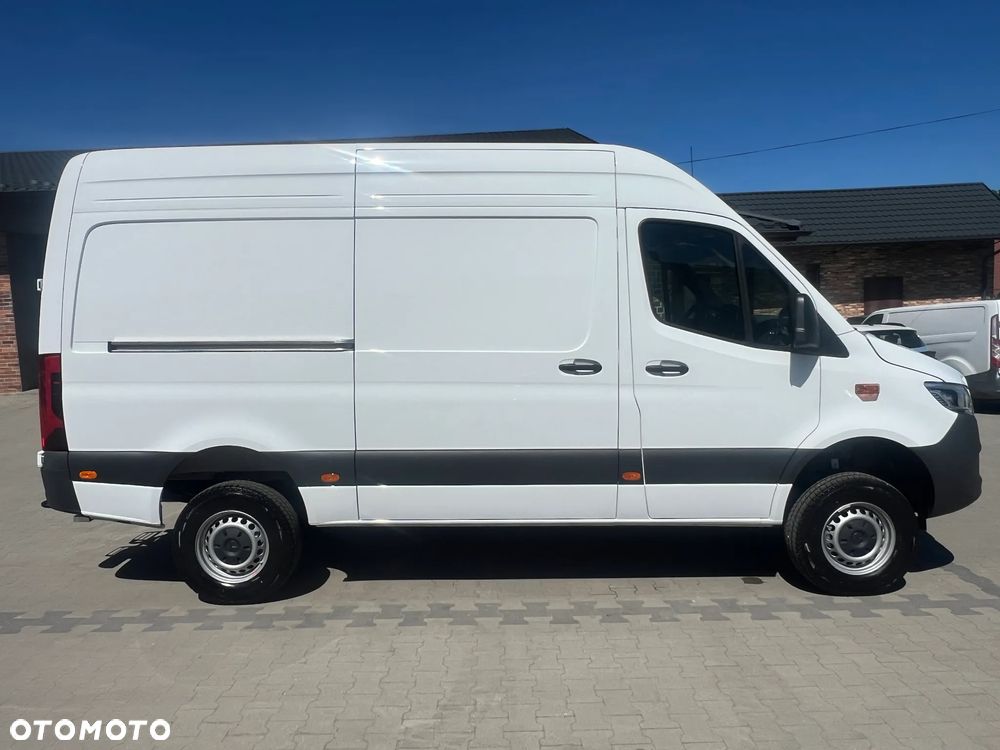 Mercedes-Benz Sprinter - 5