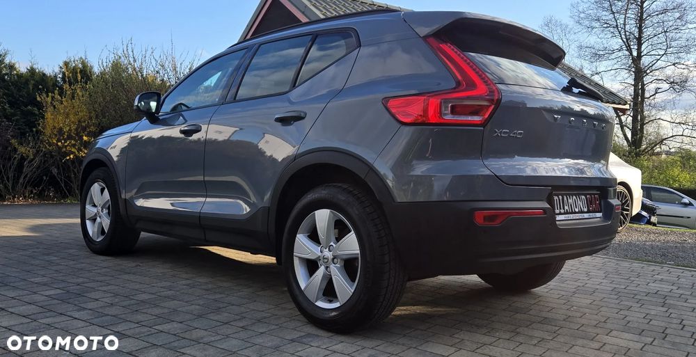 Volvo XC 40 T3 Momentum Pro - 17