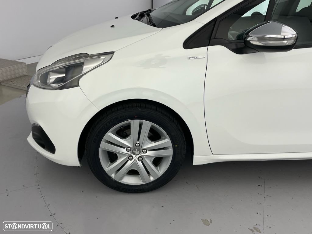 Peugeot 208 1.2 PureTech Style - 20
