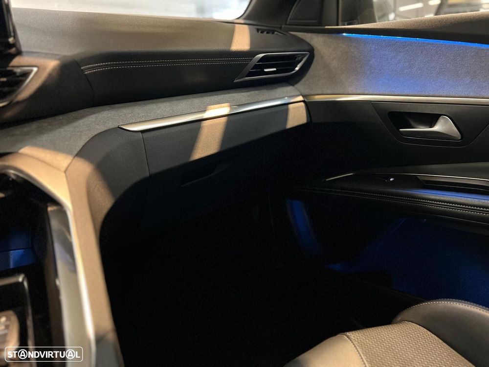 Peugeot 3008 1.6 Hybrid GT Pack e-EAT8 - 21