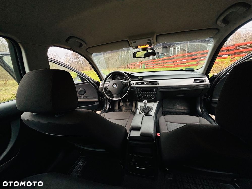 BMW Seria 3 318d DPF Edition Lifestyle - 16