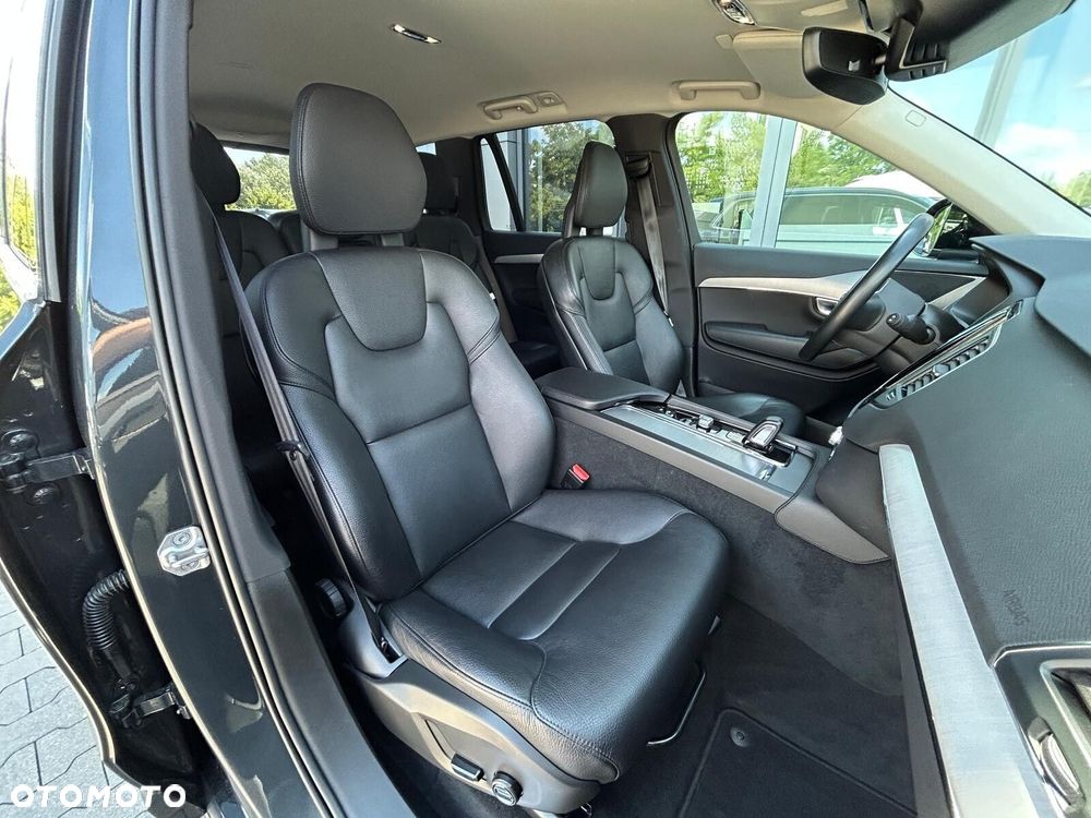 Volvo XC 90 B5 D AWD Momentum Pro - 18