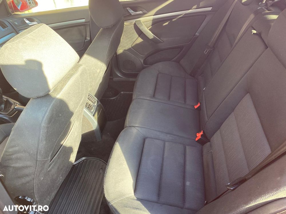 Skoda Octavia 1.6 FSI Classic - 7