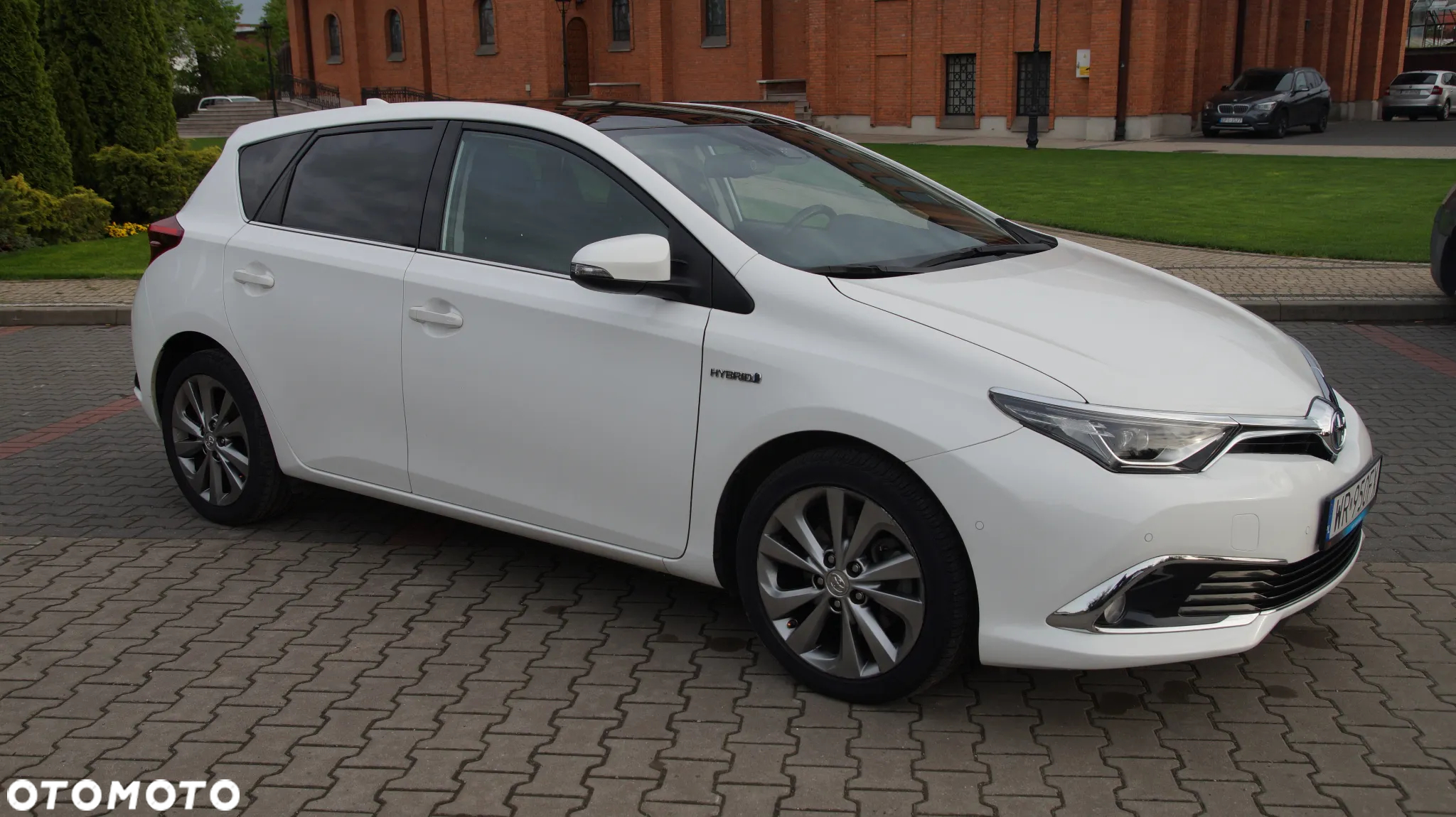 Toyota Auris Hybrid 135 Prestige - 6