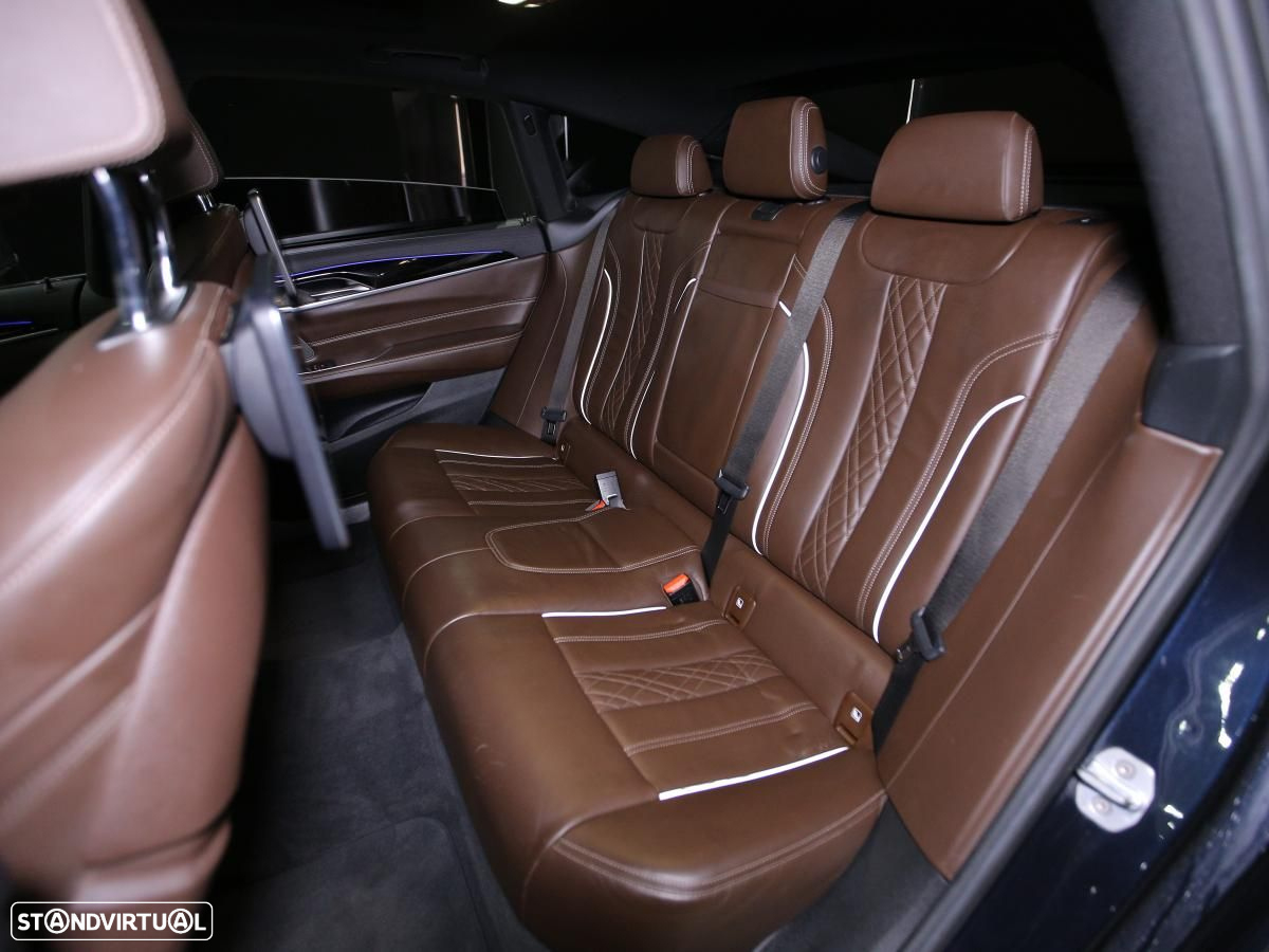 BMW 620 Gran Turismo d Pack M - 11