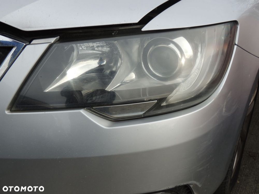Lampa przód lewa SKODA Superb II '13 lift GB - 1