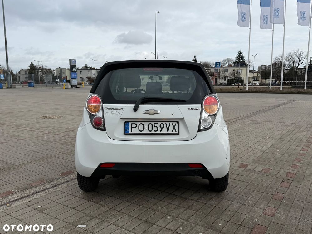 Chevrolet Spark 1.0 Base - 12