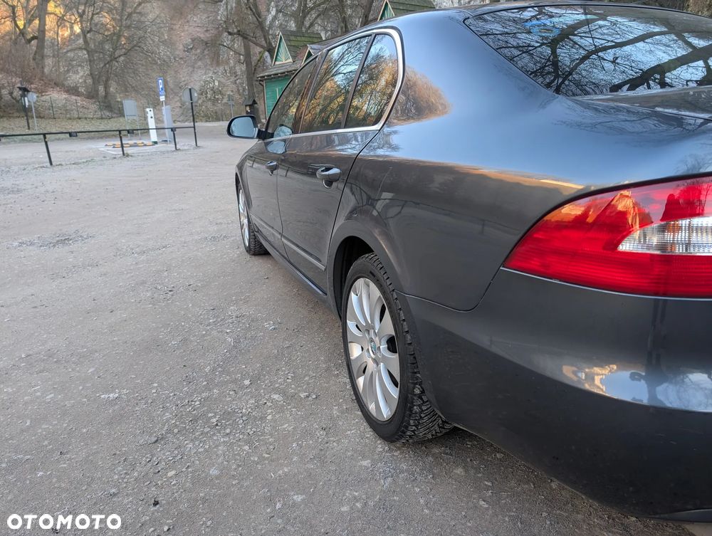Skoda Superb 2.0 TDI Elegance DSG - 31