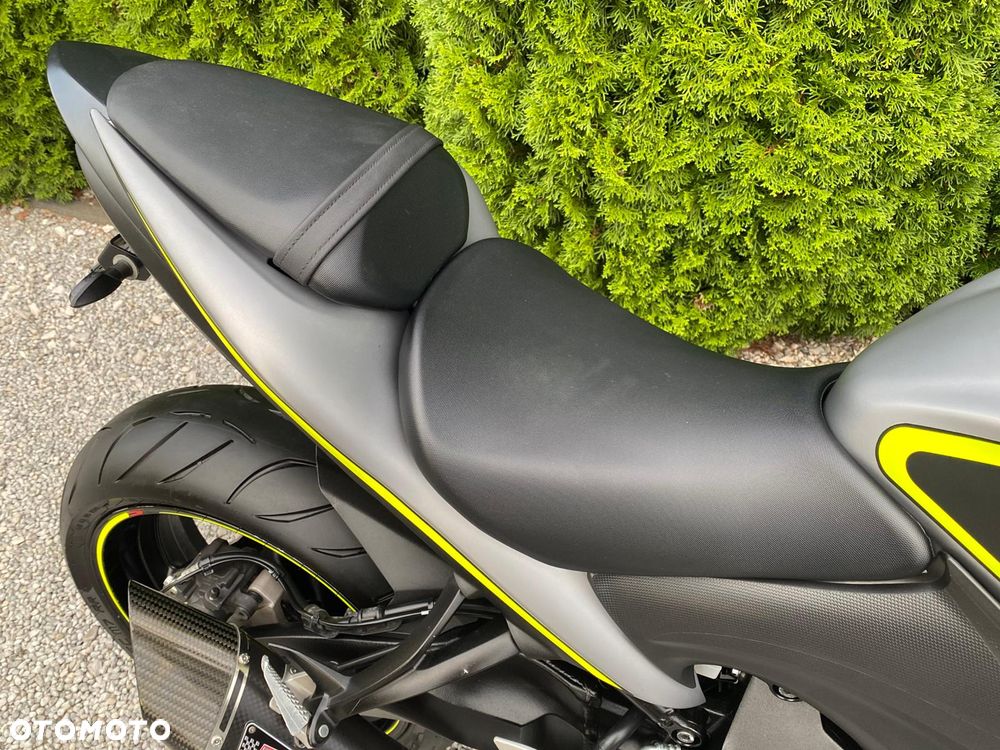 Suzuki GSX - 25