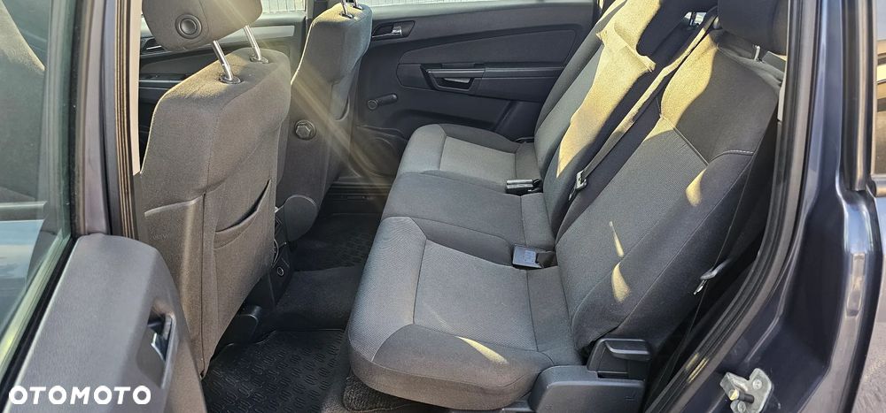 Opel Zafira - 12