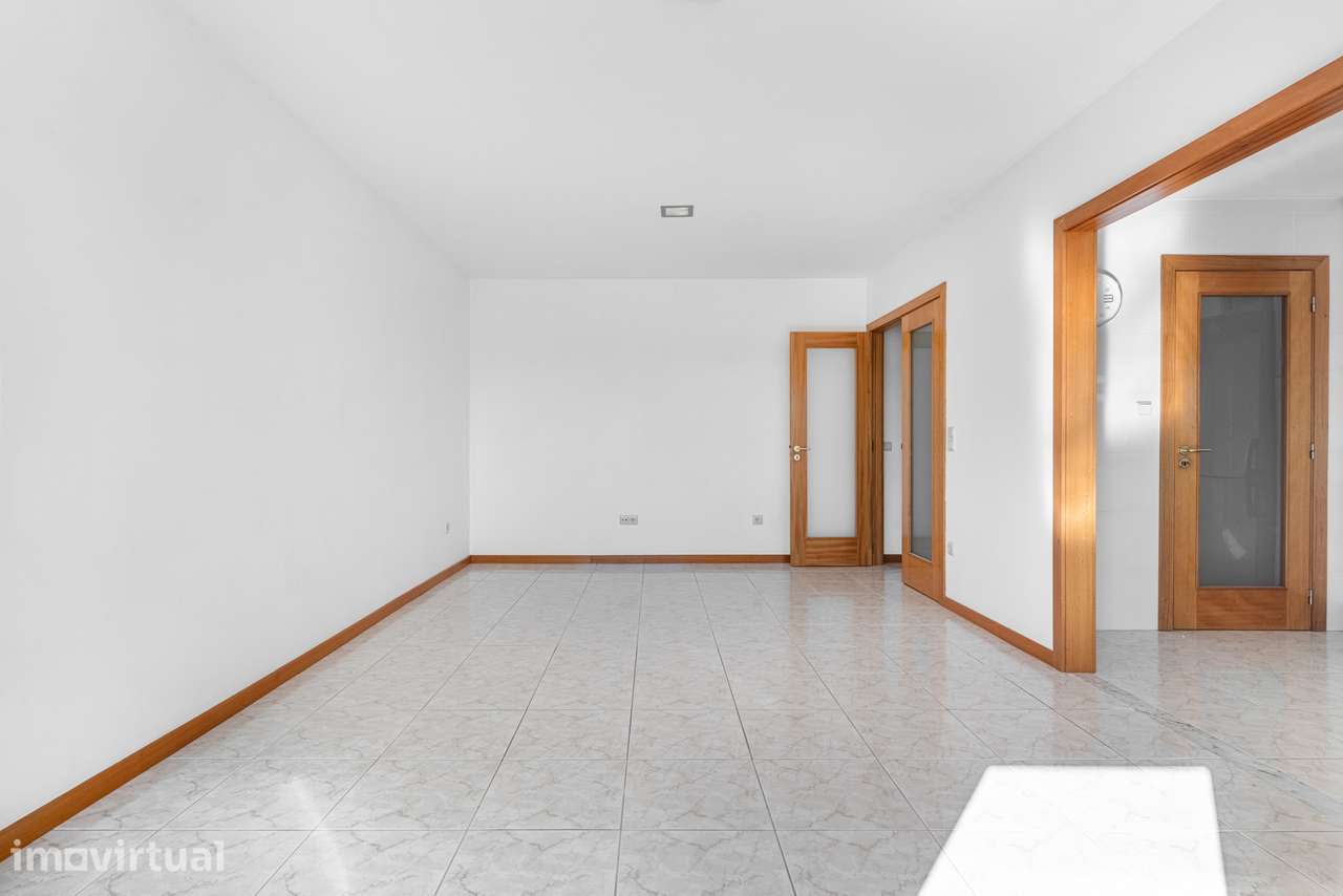 Apartamento T3 à venda em Vale S. Martinho - Grande imagem: 4/25