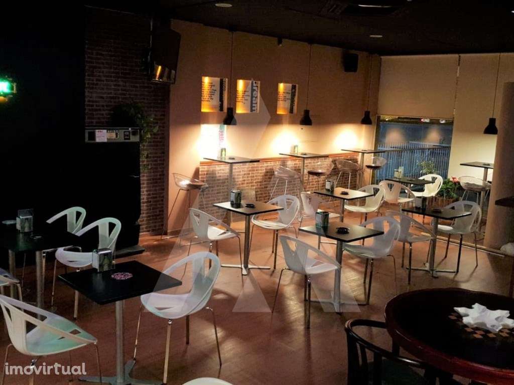 Bar totalmente equipado na zona das Glicínias - Grande imagem: 4/9