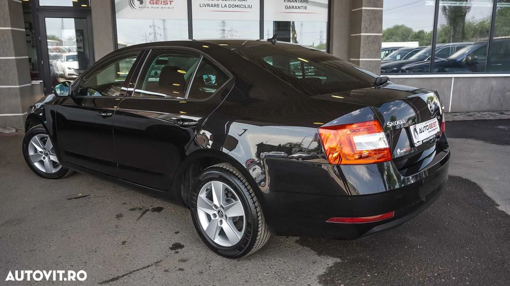 Skoda Octavia 2.0 TDI DSG Ambition - 28