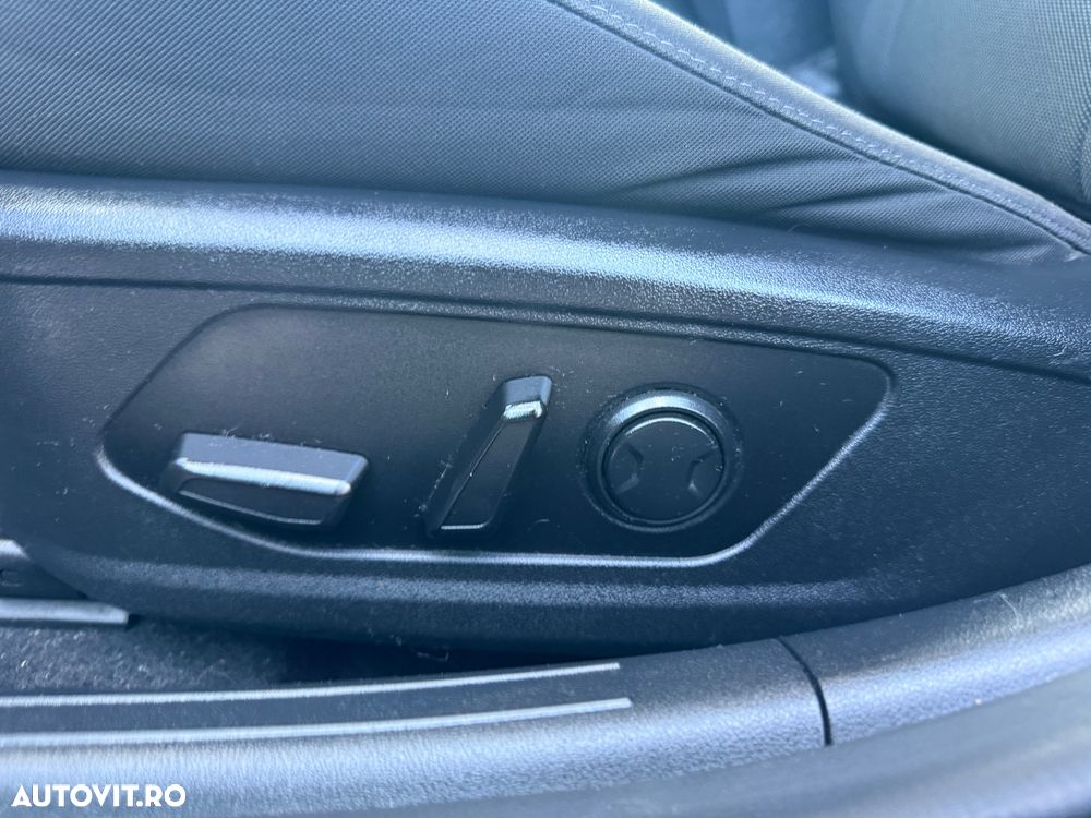 Hyundai Elantra 1.6 l 123 CP CVT Exclusive Navi - 14