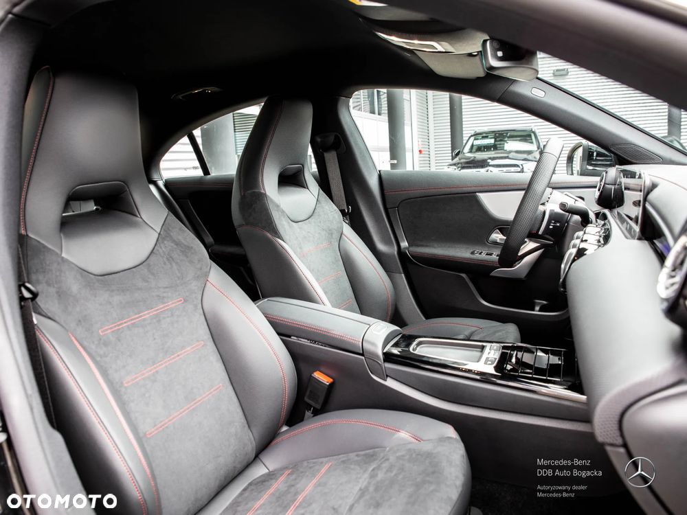 Mercedes-Benz CLA 250 E AMG Line 8G-DCT - 6