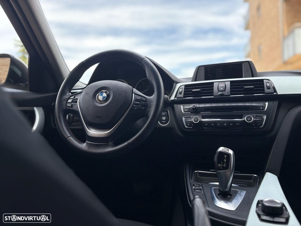 BMW 318 d Auto Line Sport - 11