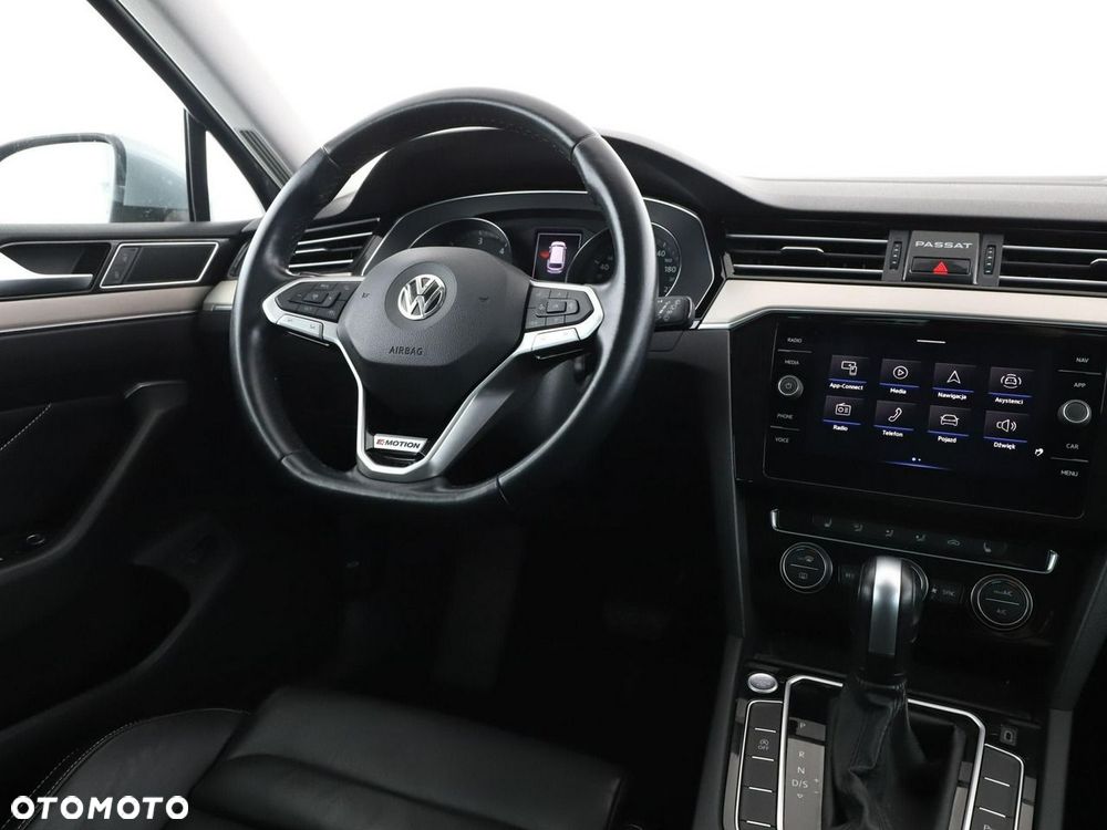 Volkswagen Passat Variant 2.0 TDI 4Mot Elegance DSG - 17