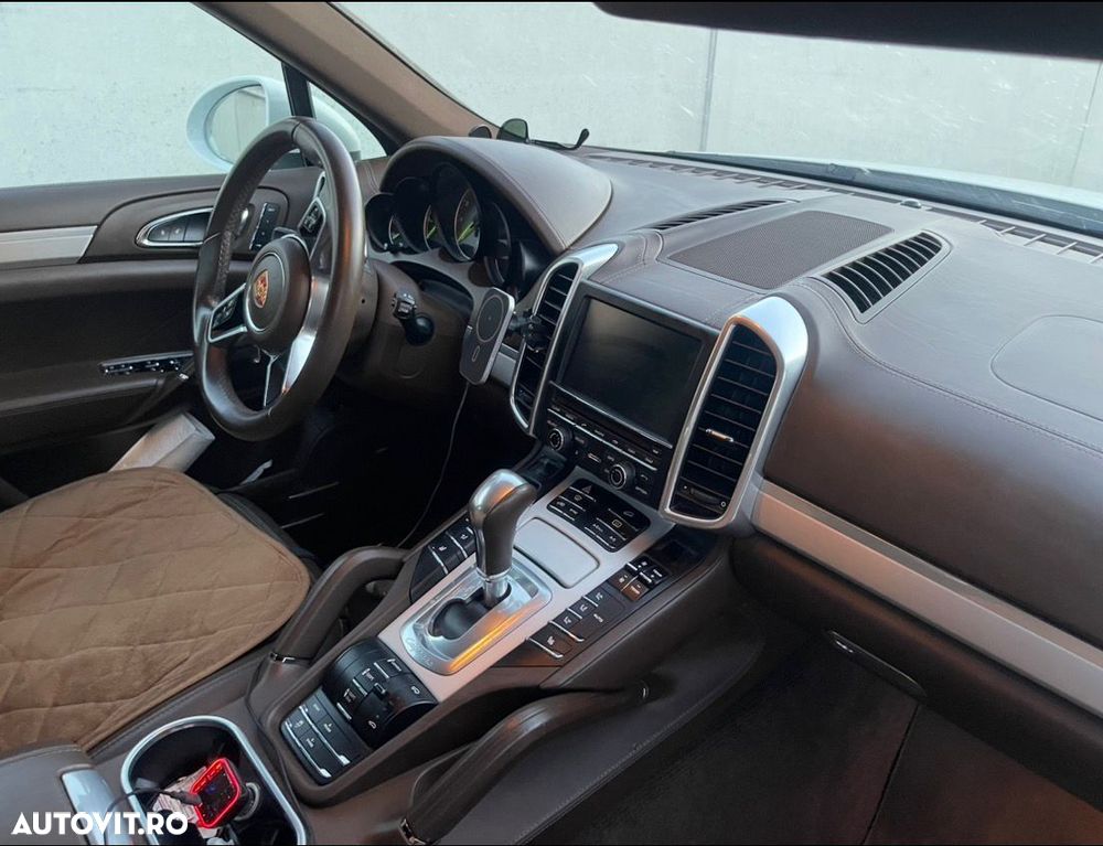 Porsche Cayenne - 8