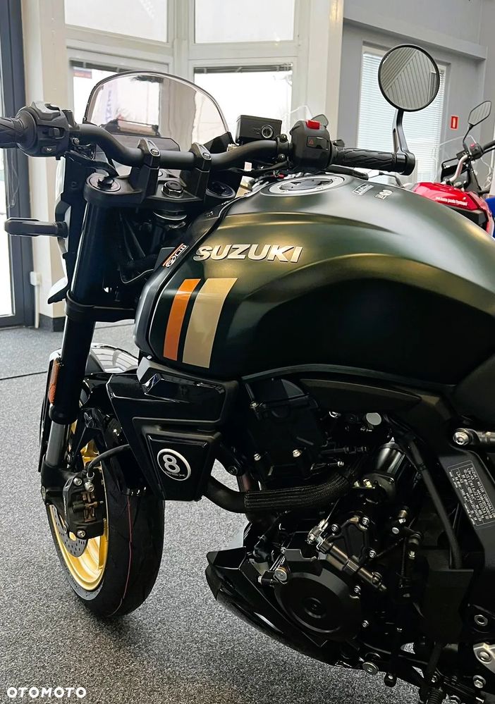 Suzuki GSX - 6