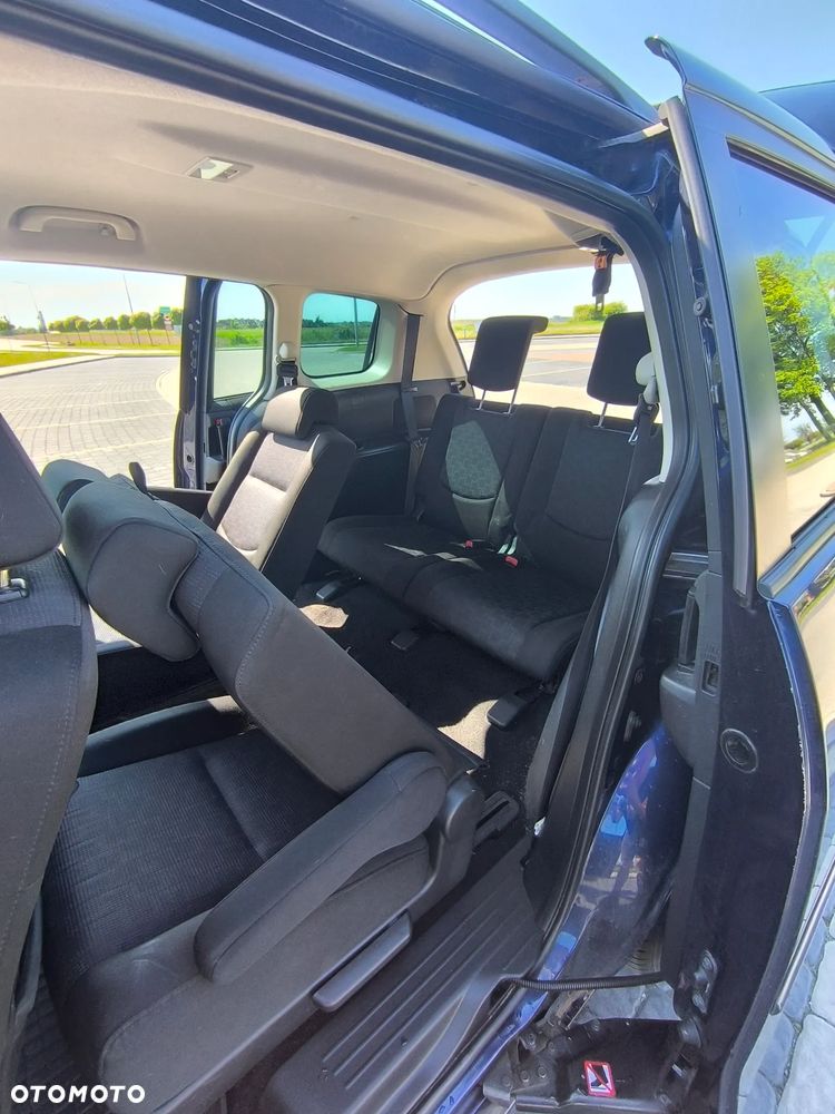 Mazda 5 - 13