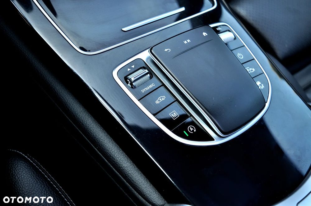 Mercedes-Benz GLC 220 d 4Matic 9G-TRONIC AMG Line Advanced - 35