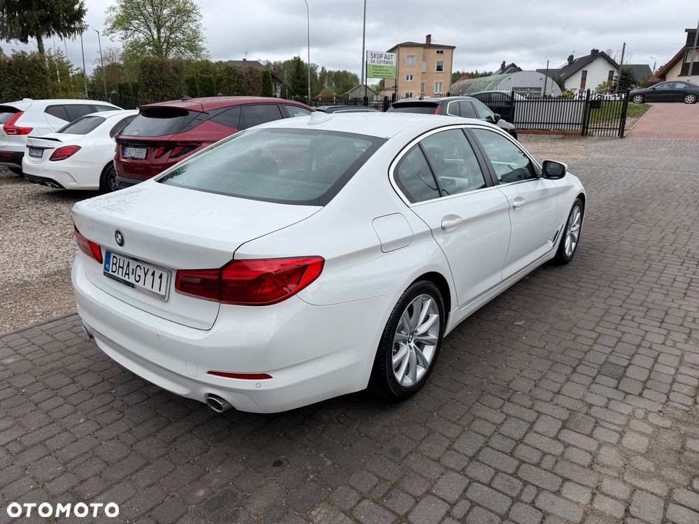 BMW Seria 5 520d Luxury Line - 4