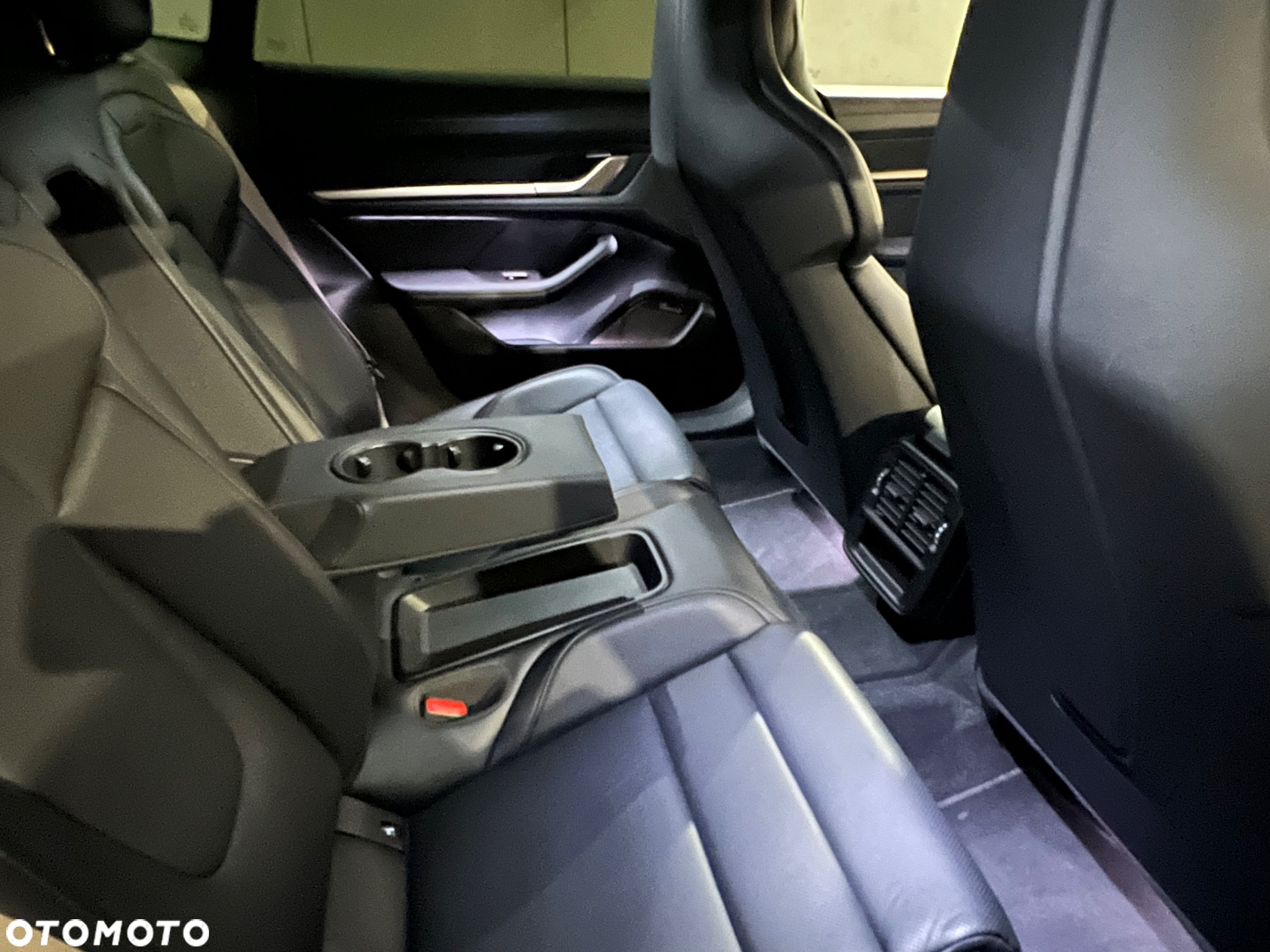 Porsche Taycan - 12