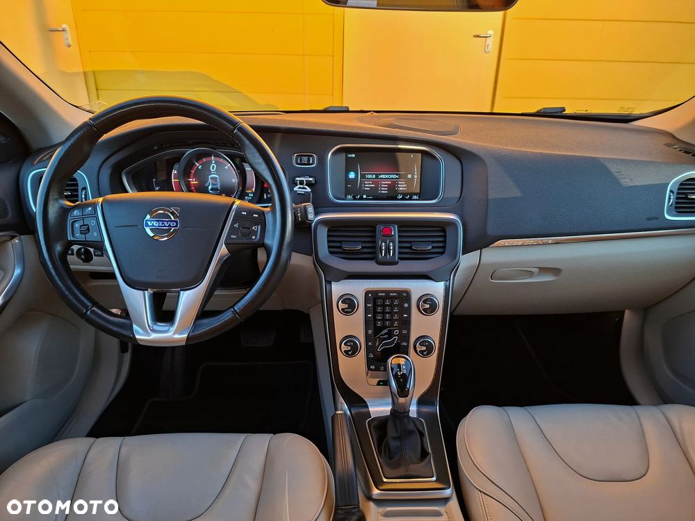 Volvo V40 Cross Country D3 Geartronic Ocean Race - 31