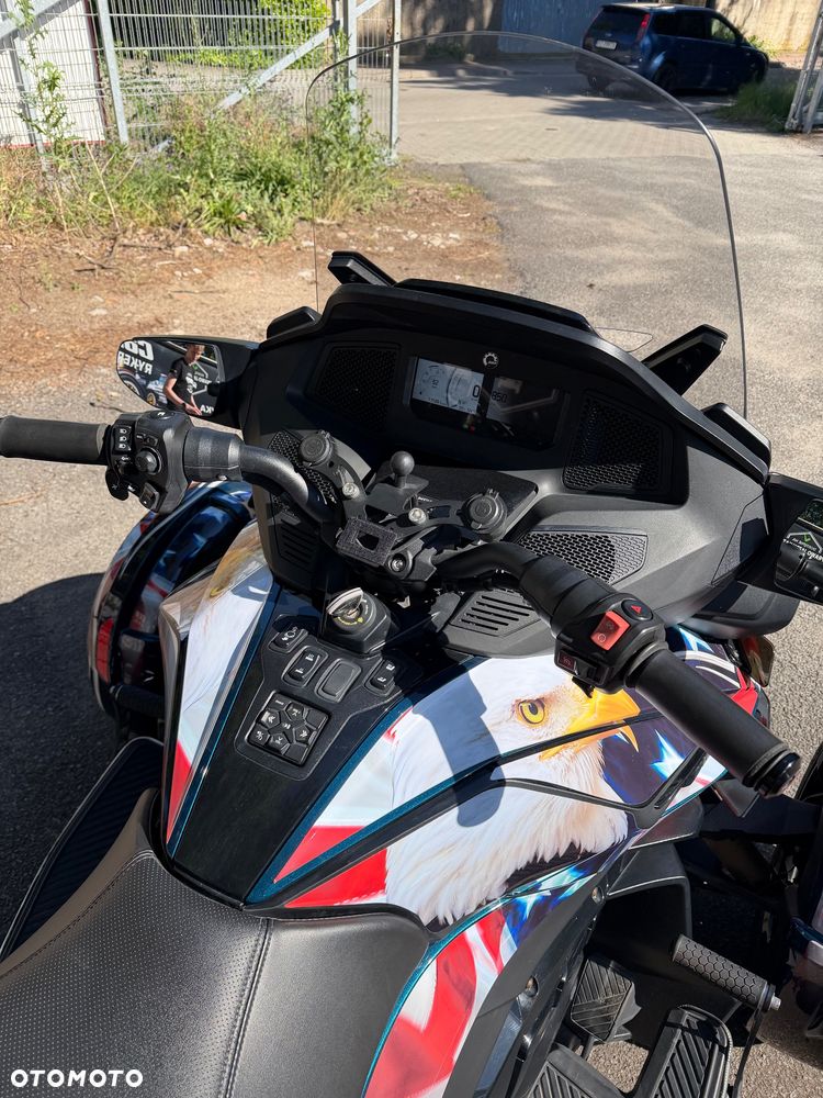 Can-Am Spyder - 5