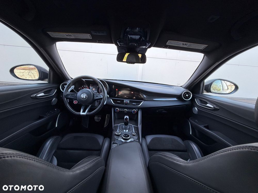 Alfa Romeo Giulia - 16