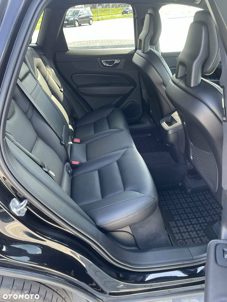 Volvo XC 60 D5 AWD R-Design - 16