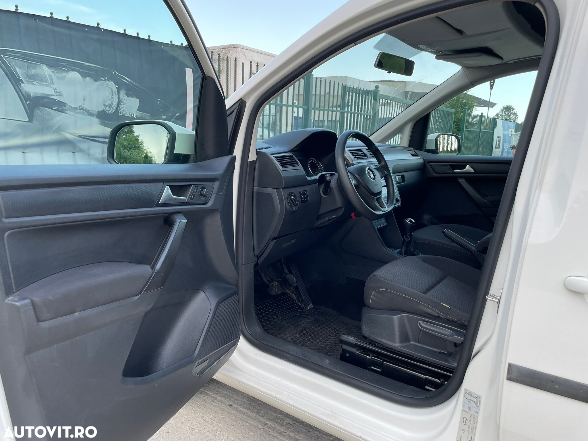 Volkswagen Caddy - 15
