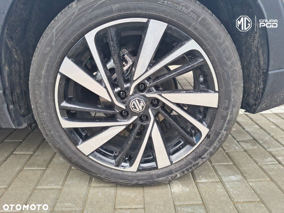 MG ZS - 12