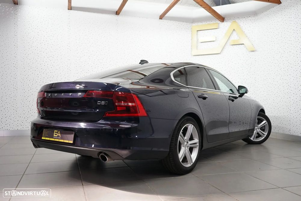 Volvo S90 2.0 D5 Momentum AWD Geartronic - 10