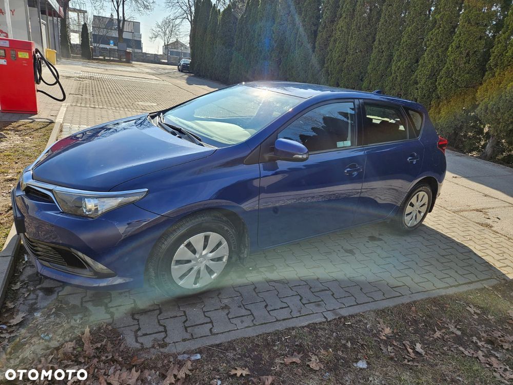 Toyota Auris - 1