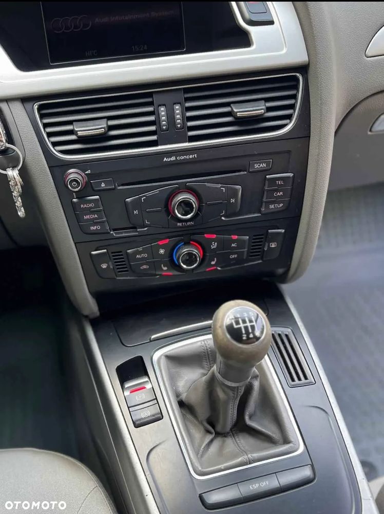 Audi A4 Avant 2.0 TDI DPF quattro - 8