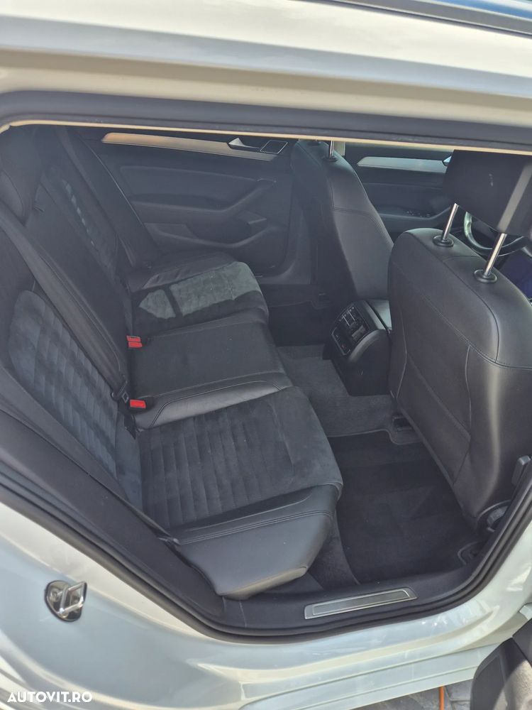 Volkswagen Passat - 4