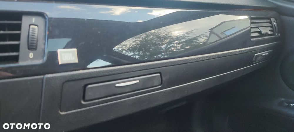 BMW Seria 3 318i - 28