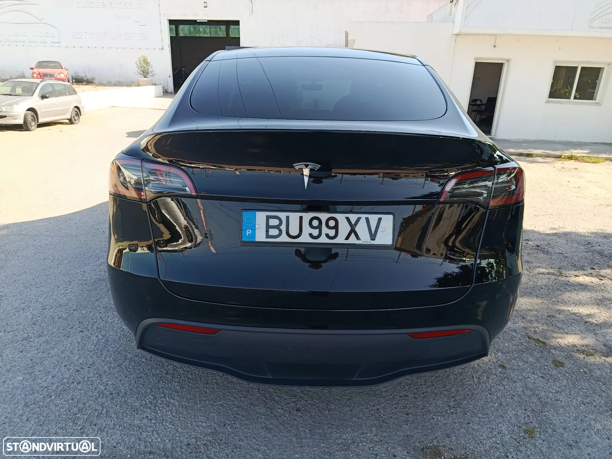 Tesla Model Y RWD - 12