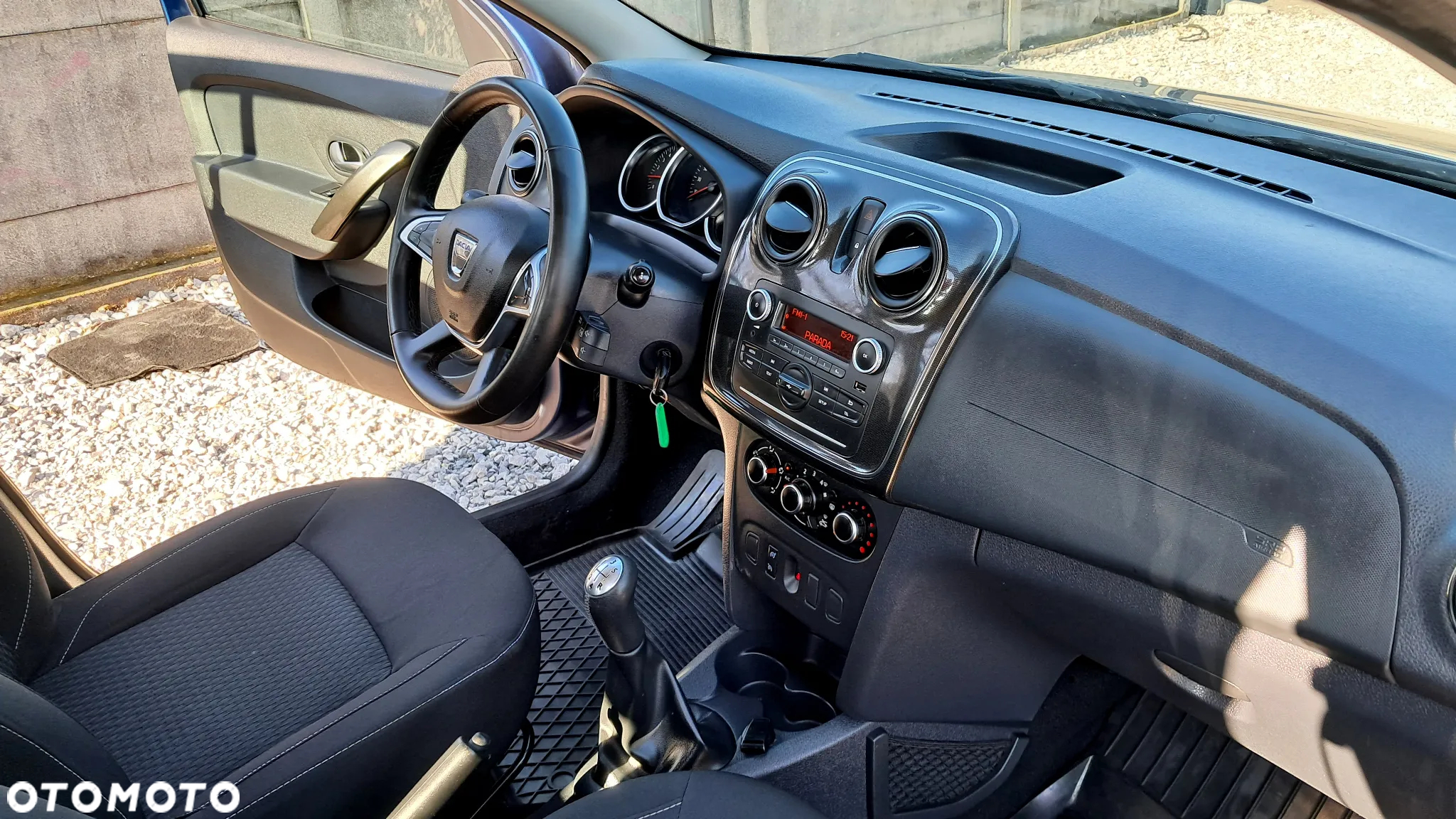 Dacia Sandero SCe 75 Essential - 18