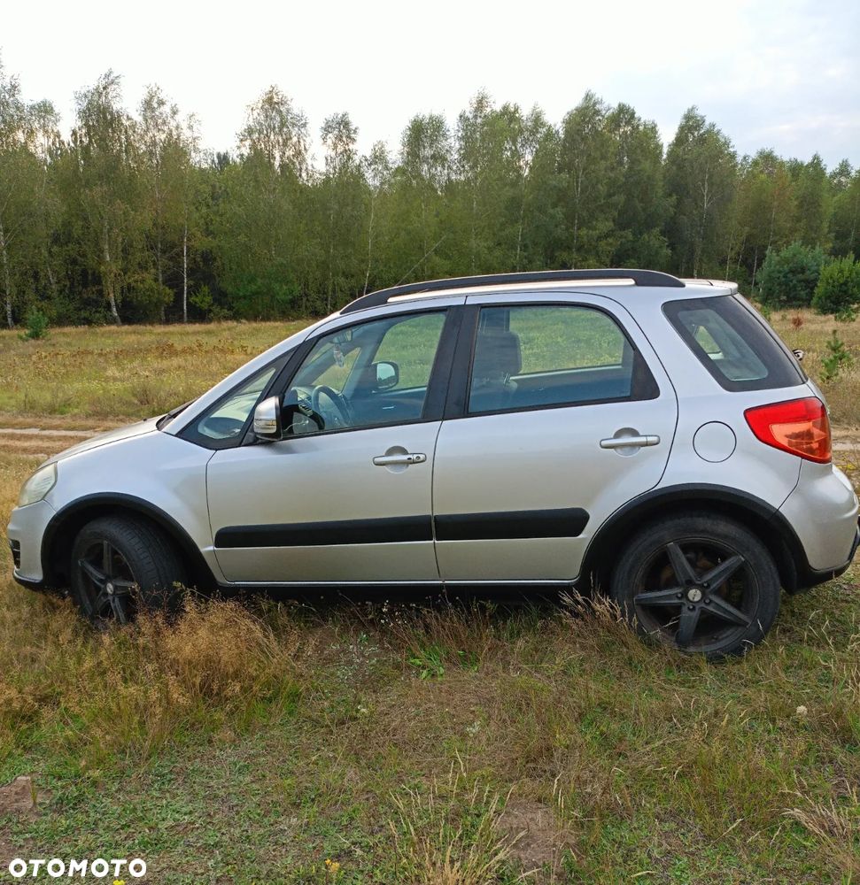 Suzuki SX4 2.0 DDiS Comfort 4WD - 8