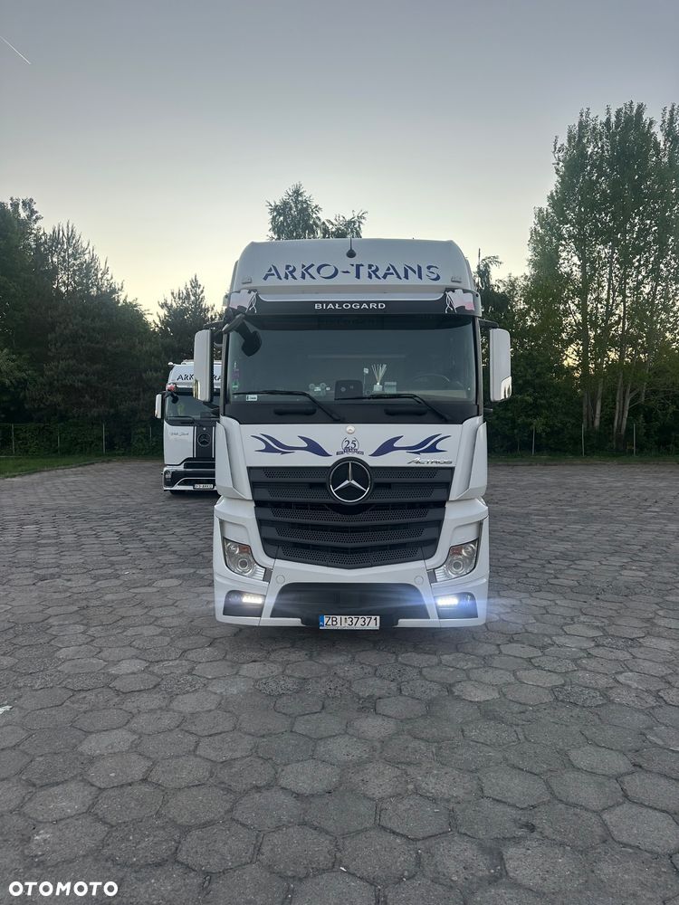 Mercedes-Benz Actros - 3