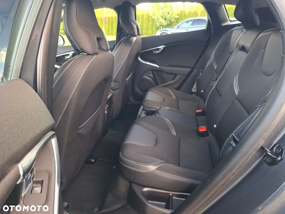 Volvo V40 D2 Momentum - 12