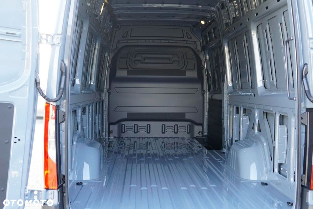 Mercedes-Benz Sprinter - 8