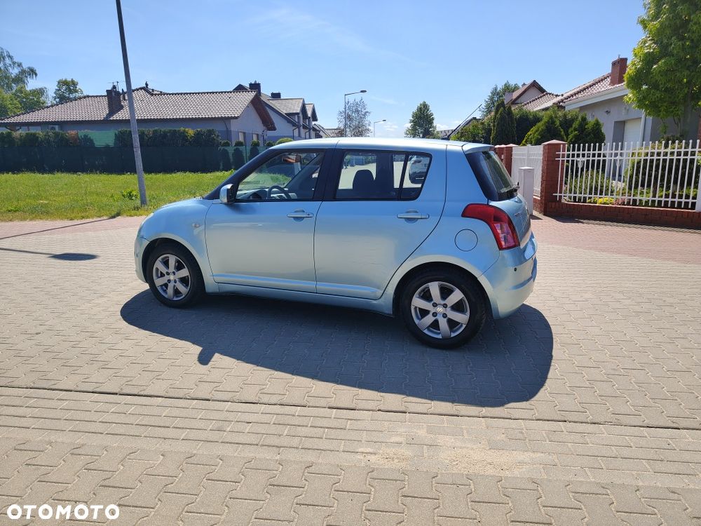 Suzuki Swift - 2