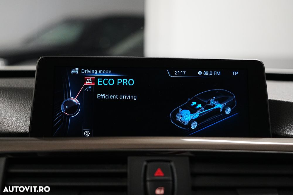 BMW Seria 3 320d Aut. Modern Line - 30