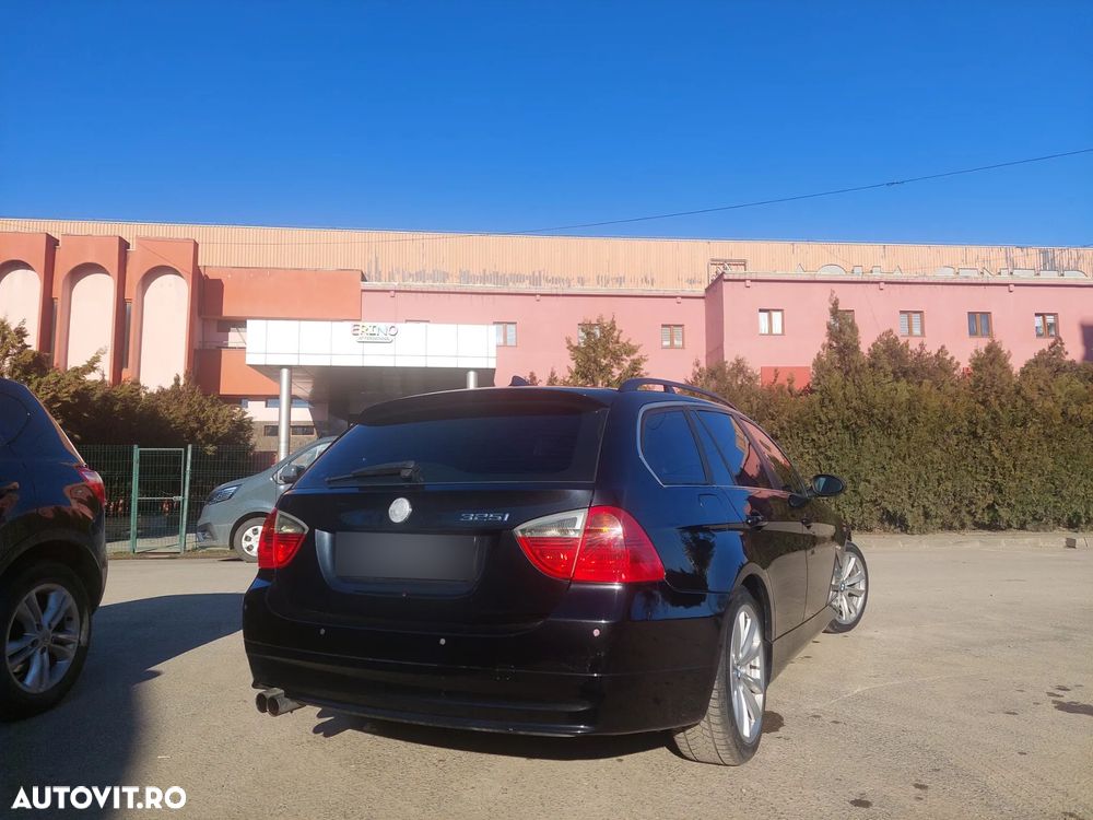 BMW Seria 3 325i - 5